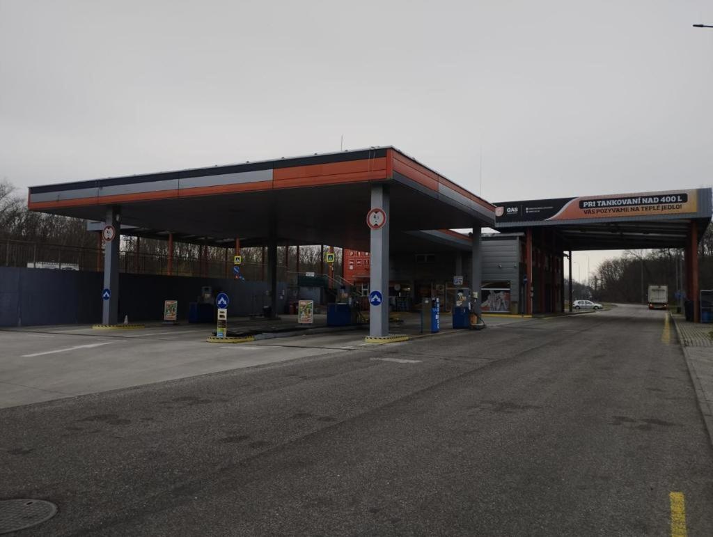 Gas Truck Centrum Holíč Εξωτερικό φωτογραφία